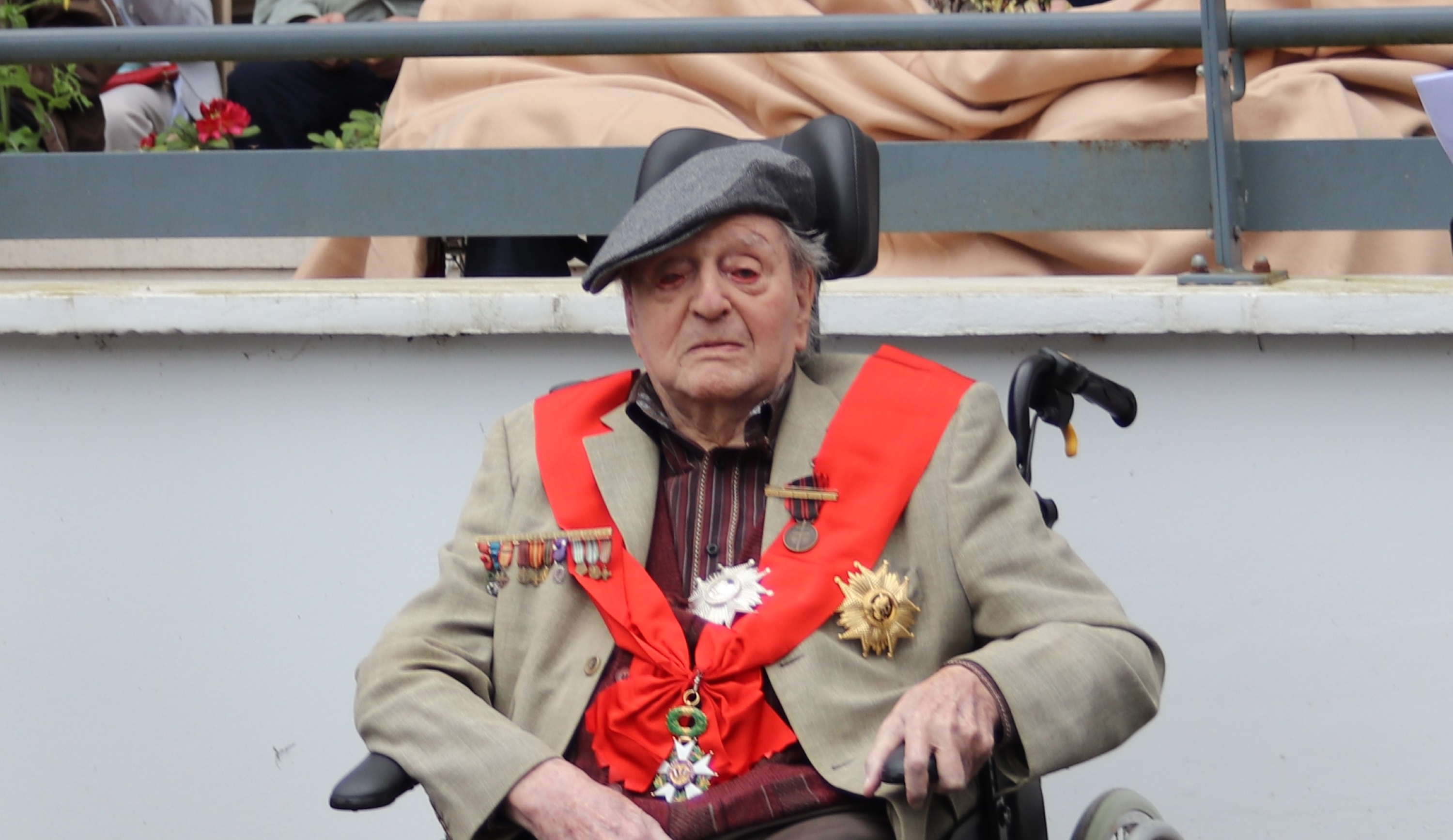 Monsieur De Lyon (French Edition) EBook : Avril, Nicole