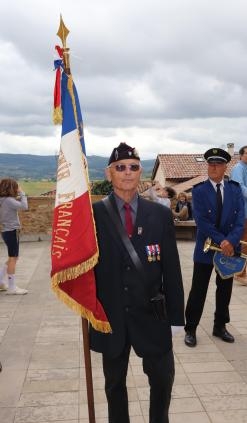 Georges Besacier Porte drapeau du souvenir Français