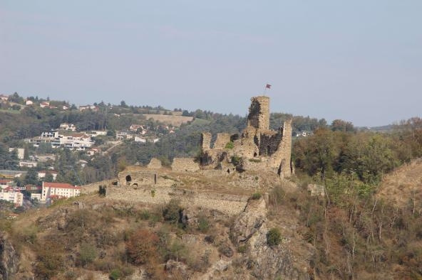 Les ruines du château de la Bâtie